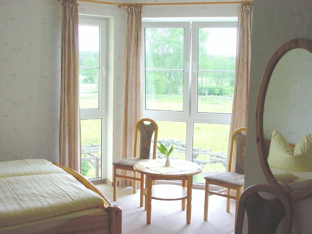 Landhotel Am Peetscher See ミロー エクステリア 写真
